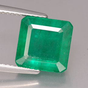Esmeralda Verde natural de 4.42 ct, corte esmeralda, SI