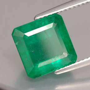 Esmeralda Verde natural de 4.42 ct, corte esmeralda, SI