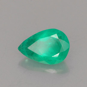 Esmeralda verde natural de 0,61 ct, en forma de pera, SI