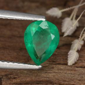 Esmeralda verde natural de 0,82 ct, en forma de pera, SI-I1
