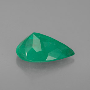 Esmeralda Verde natural de 1.40 ct, En forma de pera, I1