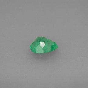 Esmeralda verde natural de 0,67 ct, en forma de pera, SI-I1