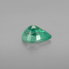 Esmeralda Verde natural de 0.58 ct, En forma de pera, VS-SI