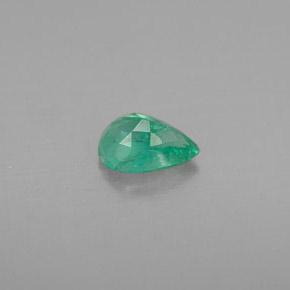Esmeralda verde natural de 0,41 ct, en forma de pera, VS-SI