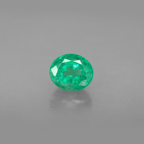 Esmeralda Verde natural de 0.87 ct, Corte Óvalo, SI