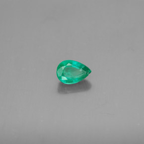 Esmeralda verde natural de 0,43 ct, en forma de pera, SI