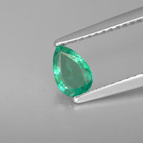 Esmeralda verde natural de 0,39 ct, en forma de pera, VS-SI