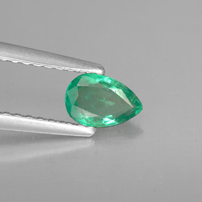 Esmeralda verde natural de 0,39 ct, en forma de pera, VS-SI
