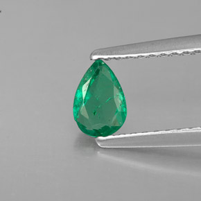 Esmeralda verde natural de 0,33 ct, en forma de pera, VS-SI