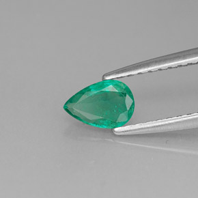 Esmeralda verde natural de 0,33 ct, en forma de pera, VS-SI