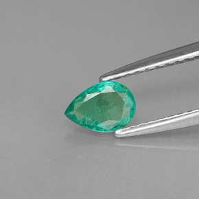Esmeralda verde natural de 0,34 ct, en forma de pera, VS-SI