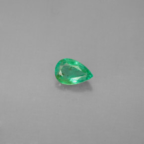 Esmeralda verde natural de 0,31 ct, en forma de pera, SI
