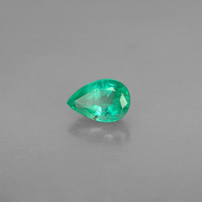 Esmeralda verde natural de 0,43 ct, en forma de pera, VS-SI