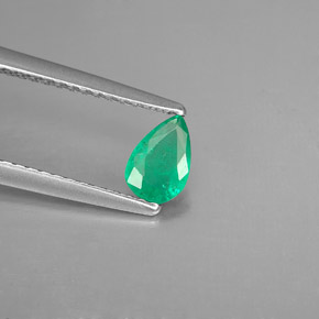 Esmeralda verde natural de 0,31 ct, en forma de pera, SI-I1