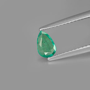 Esmeralda Verde natural de 0.36 ct, En forma de pera, VS-SI