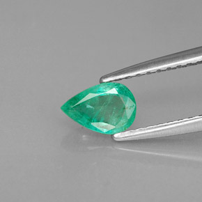 Esmeralda Verde natural de 0.39 ct, En forma de pera, VS-SI