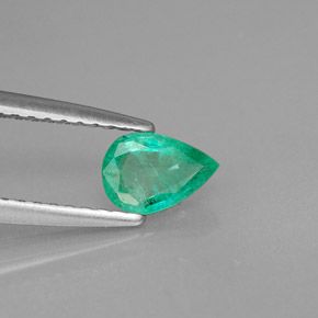 Esmeralda Verde natural de 0.39 ct, En forma de pera, VS-SI