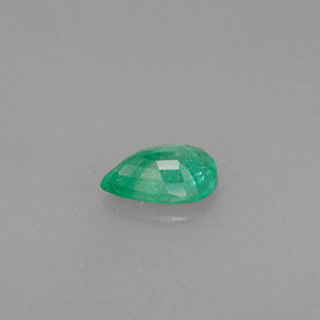 Esmeralda Verde natural de 0.39 ct, En forma de pera, VS-SI