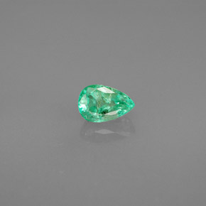 Esmeralda Verde natural de 0.47 ct, En forma de pera, VS-SI