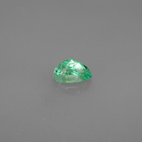Esmeralda Verde natural de 0.47 ct, En forma de pera, VS-SI