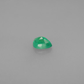Esmeralda Verde natural de 0.32 ct, En forma de pera, SI