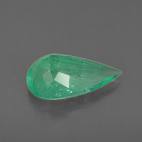 Esmeralda verde natural de 2,43 ct, en forma de pera, SI
