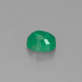Esmeralda Verde natural de 0.56 ct, Corte Óvalo, SI-I1