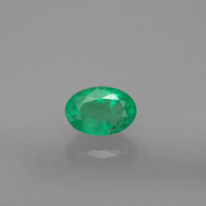 Esmeralda verde natural de 0,60 ct, corte óvalo, SI-I1
