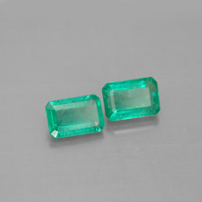 Gemas de esmeralda verde natural de  ct, corte esmeralda, SI