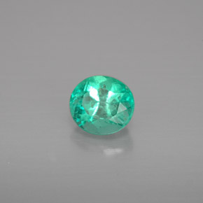Esmeralda Verde natural de 0.74 ct, Corte Óvalo, VS-SI