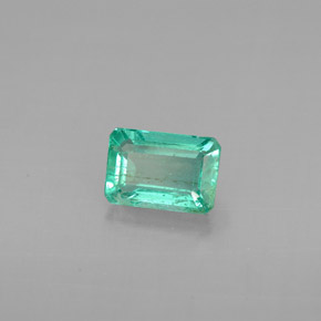 Esmeralda Verde natural de 0.60 ct, corte esmeralda, SI