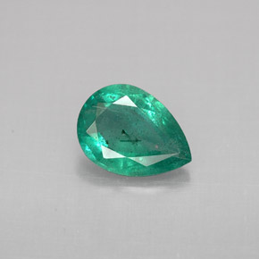 Esmeralda verde natural de 0,91 ct, en forma de pera, VS-SI