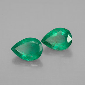 Gemas de Esmeralda Verde natural de  ct, En forma de pera, VS-SI
