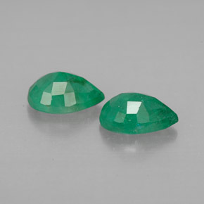 Gemas de Esmeralda Verde natural de  ct, En forma de pera, VS-SI