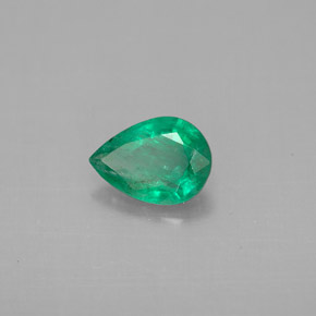 Esmeralda verde natural de 0,56 ct, en forma de pera, VS-SI