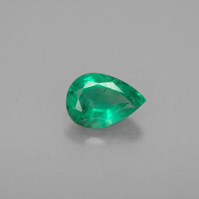 Esmeralda verde natural de 0,64 ct, en forma de pera, VS-SI