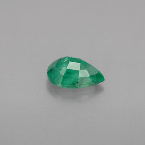Esmeralda verde natural de 0,64 ct, en forma de pera, VS-SI
