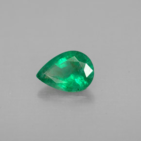 Esmeralda verde natural de 0,58 ct, en forma de pera, VS-SI