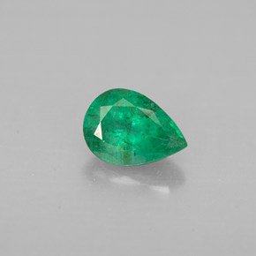 Esmeralda verde natural de 0,67 ct, en forma de pera, VS-SI