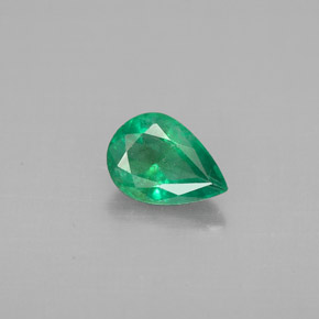 Esmeralda verde natural de 0,57 ct, en forma de pera, SI