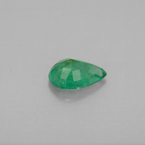 Esmeralda verde natural de 0,57 ct, en forma de pera, SI
