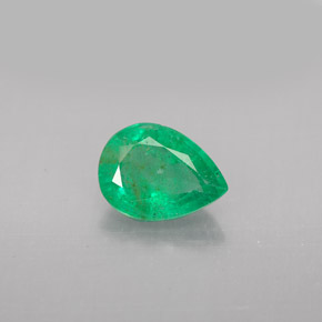 Esmeralda Verde natural de 1.27 ct, En forma de pera, VS-SI