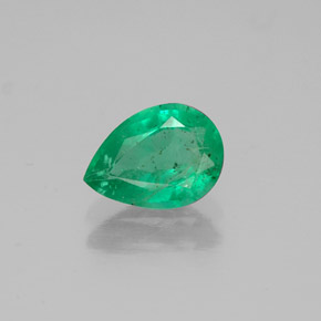 Esmeralda verde natural de 0,85 ct, en forma de pera, VS-SI