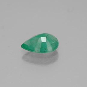 Esmeralda verde natural de 0,85 ct, en forma de pera, VS-SI