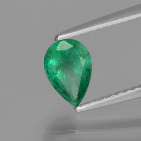 Esmeralda verde natural de 0,67 ct, en forma de pera, VS-SI