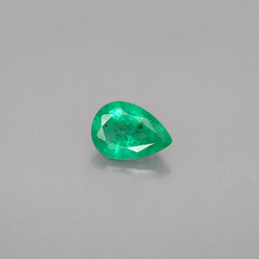 Esmeralda verde natural de 0,58 ct, en forma de pera, VS-SI