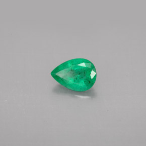 Esmeralda verde natural de 0,58 ct, en forma de pera, VS-SI