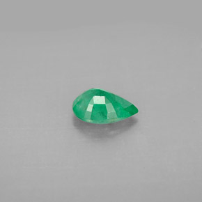 Esmeralda verde natural de 0,59 ct, en forma de pera, VS-SI