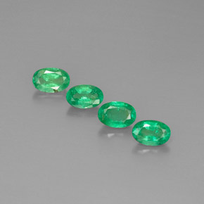 Gemas de esmeralda verde natural de  ct, corte óvalo, VS-SI