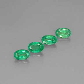 Gemas de esmeralda verde natural de  ct, corte óvalo, VS-SI